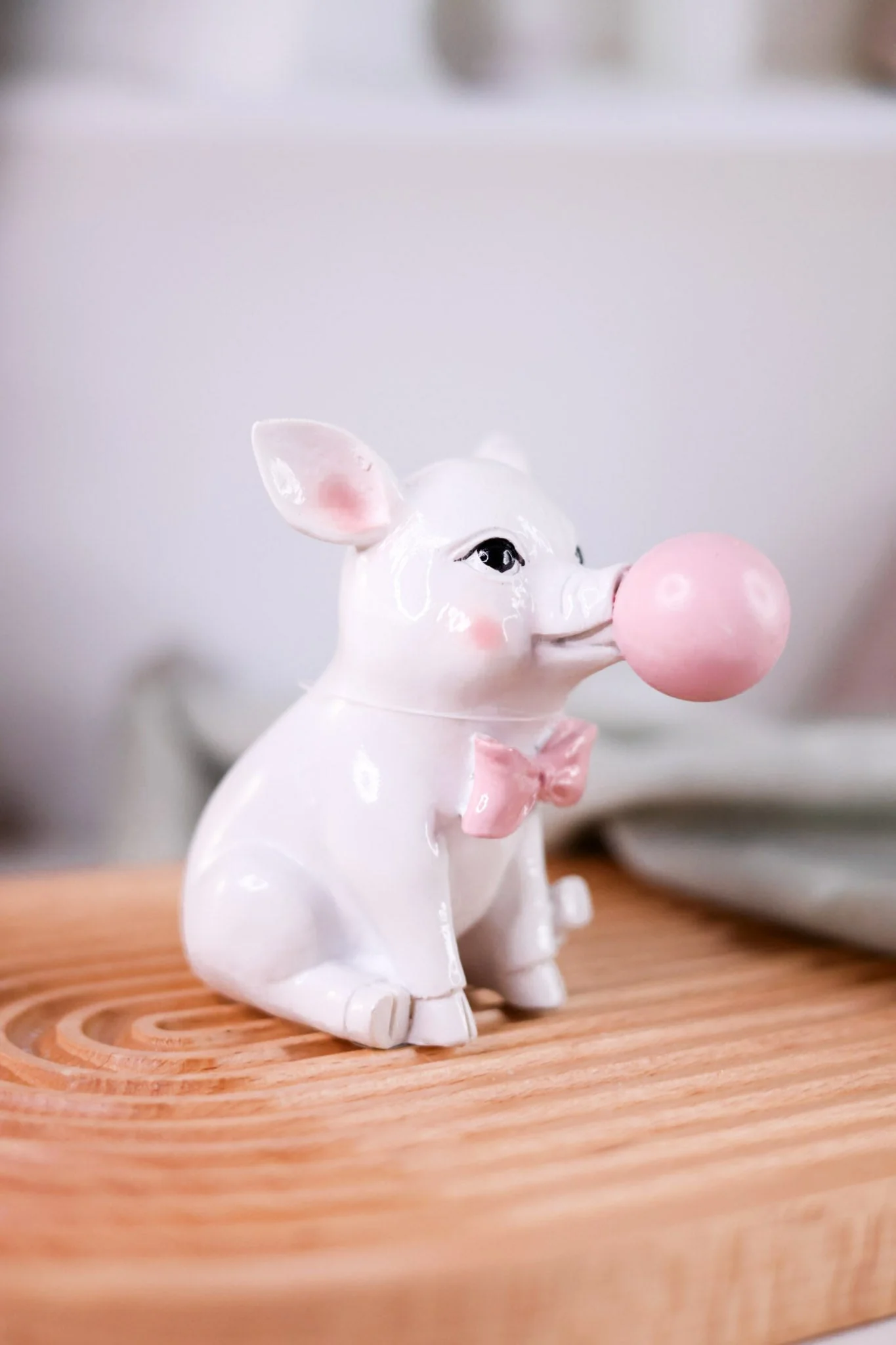 5.5" Piglet Blowing Bubble Figurine (2 Styles) - Image 3