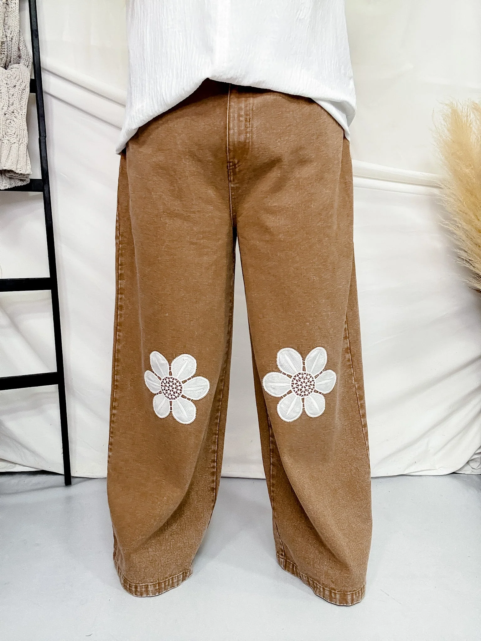 Floral Embroidered Knee Wide Leg Pants - Image 3