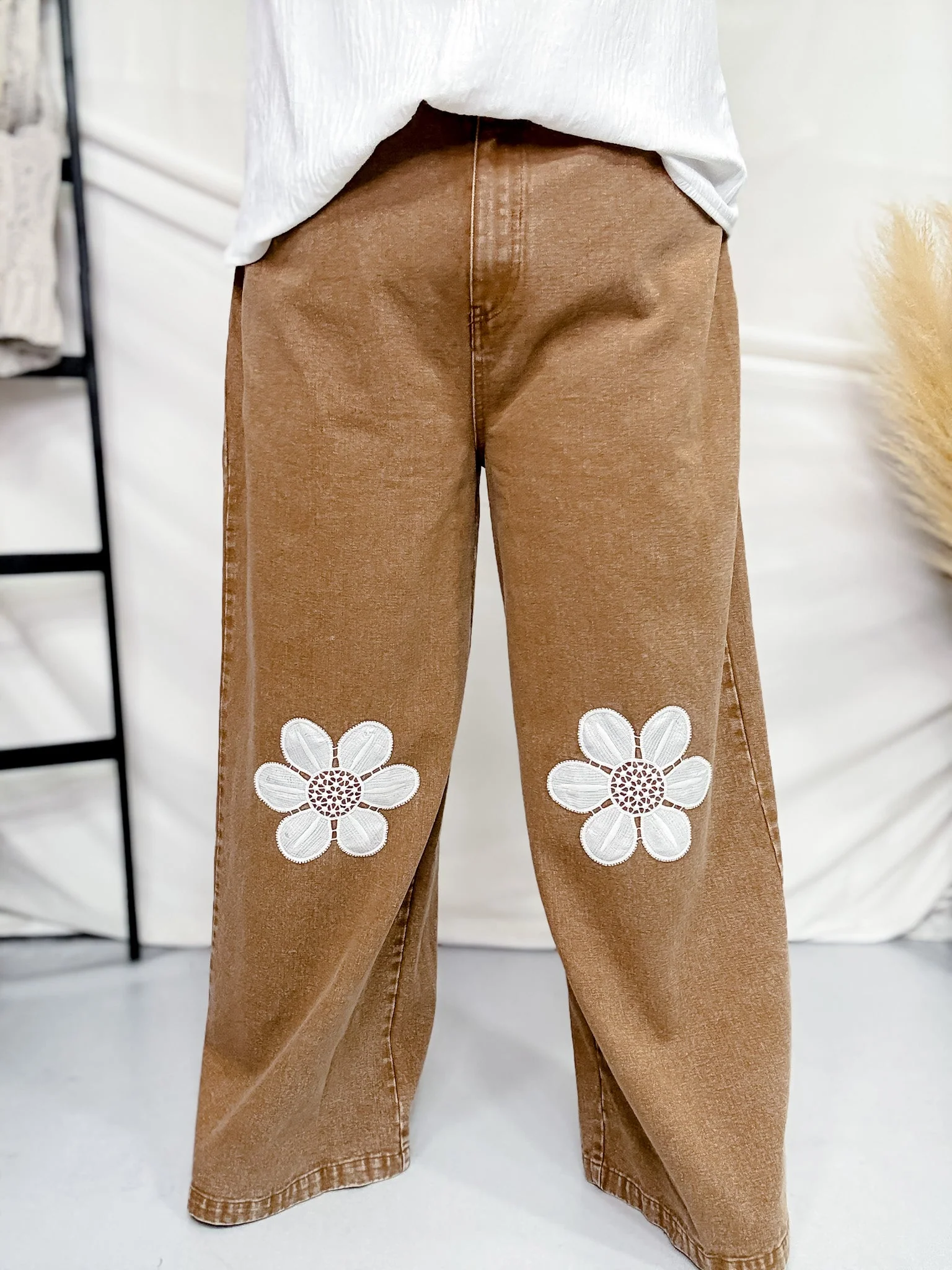Floral Embroidered Knee Wide Leg Pants - Image 7