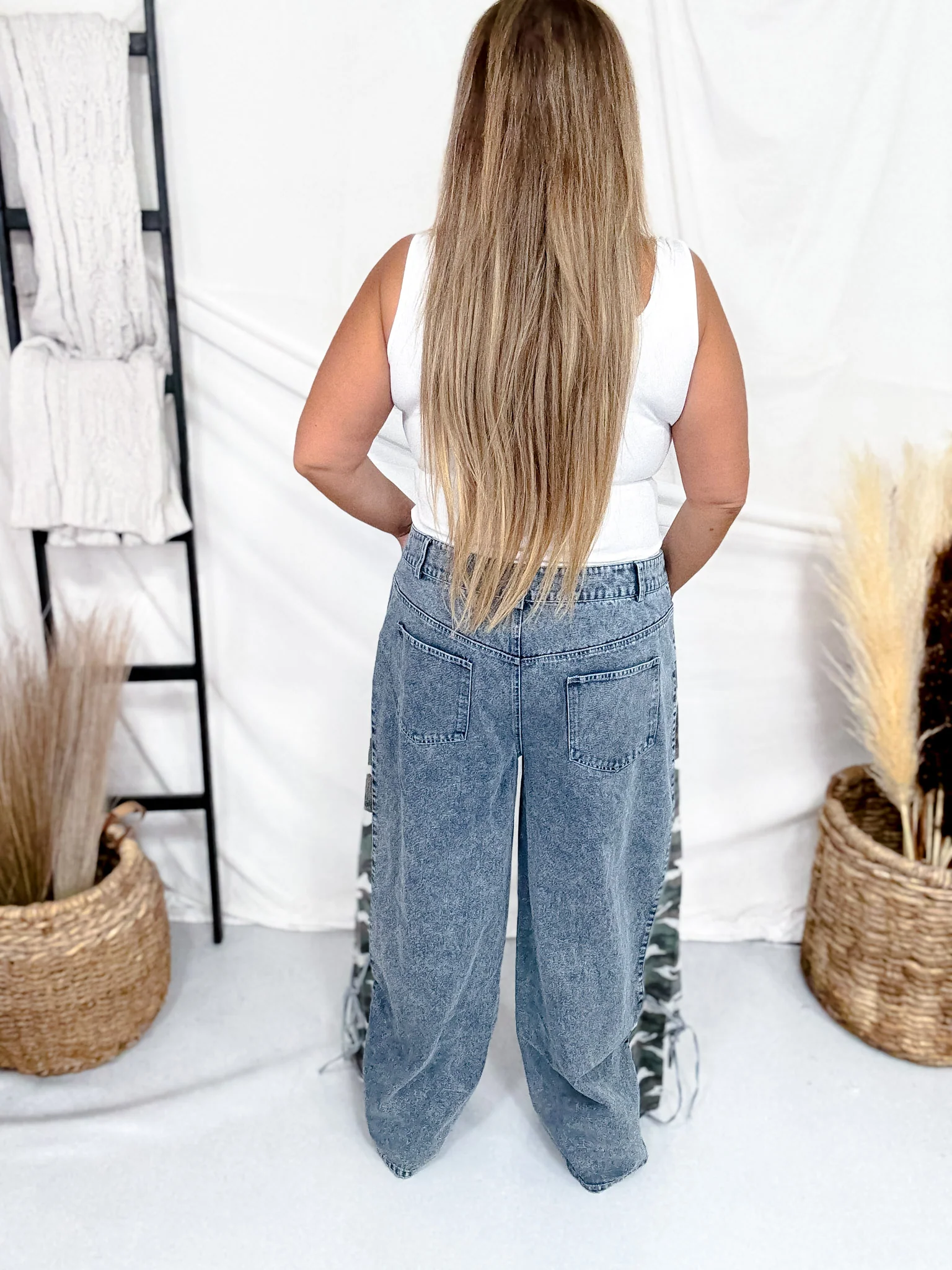 Mid Rise Wide Leg Jeans With Camo Print & Side Bow Ties - Image 6