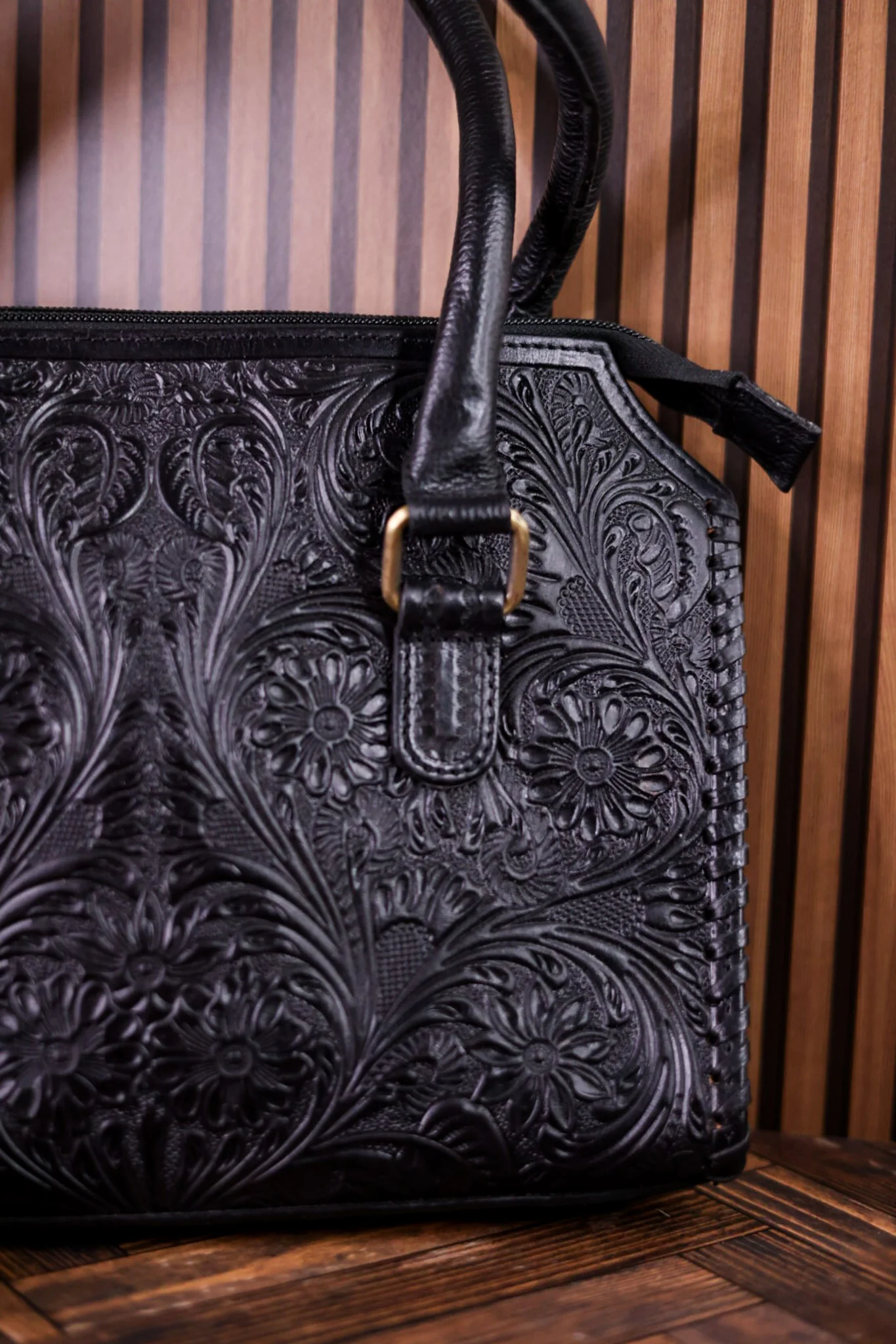 Midnight Grace Onyx Hand Tooled Leather Purse - Image 3