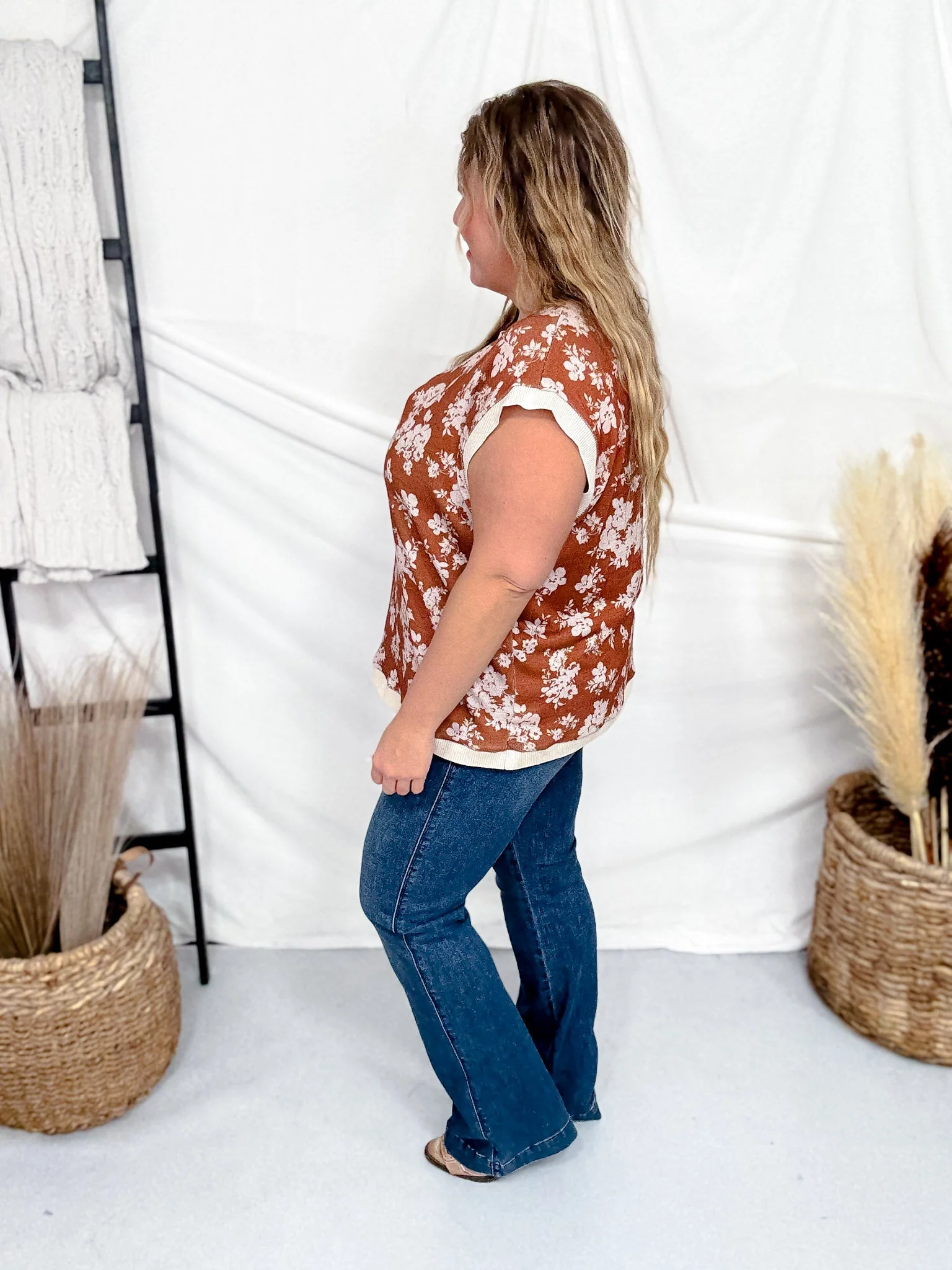 Short Sleeve Jaquard Knit Top With Floral Print In Terra Cotta FINAL SALE - Image 5