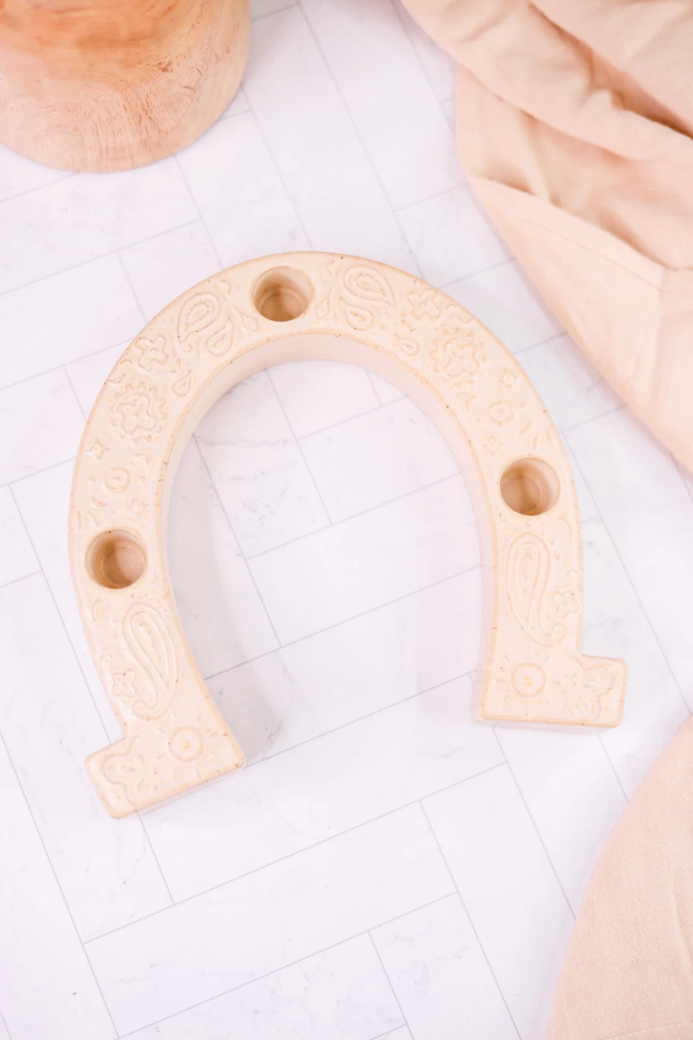 White Nashville Ceramic Horseshoe Taper Holder FINAL SALE - Image 3