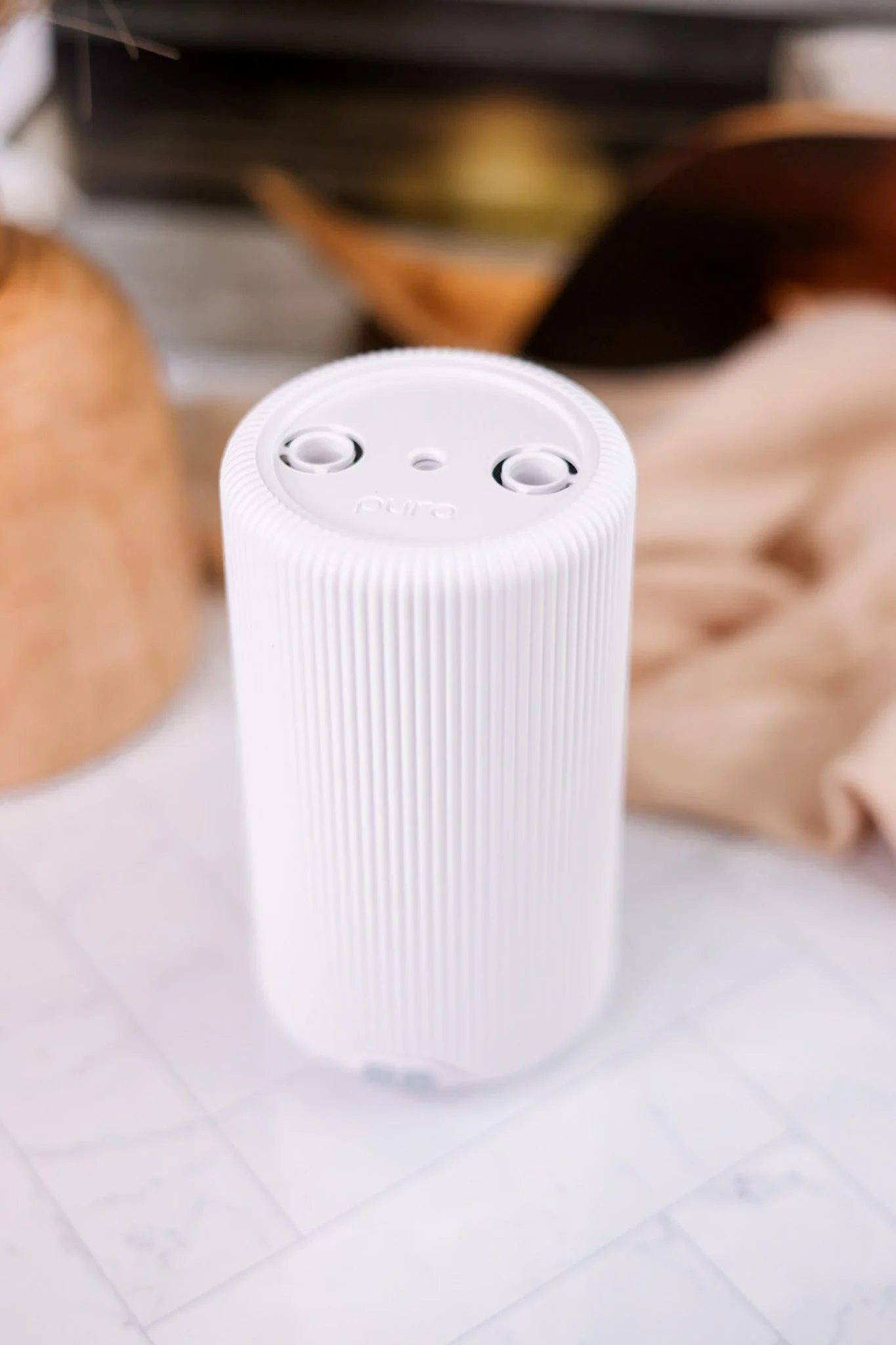 White Tabletop Pura Device - Image 8